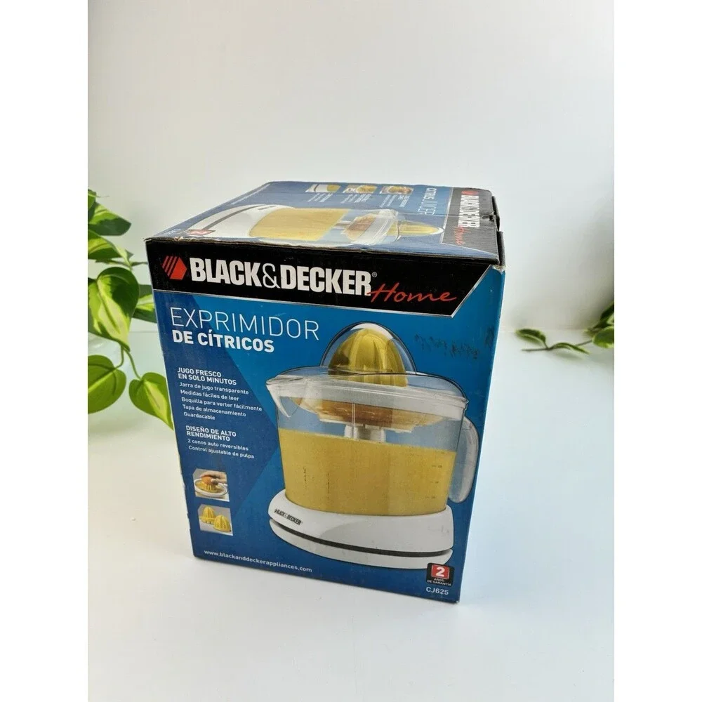 BLACK And DECKER 32oz Citrus Juicer White CJ625 New In Box